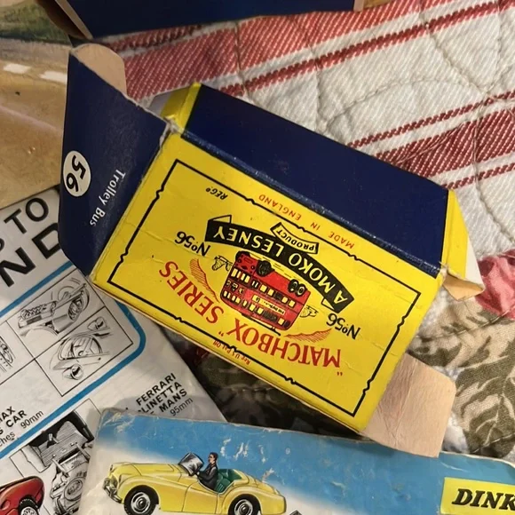 Vintage’60’s ‘70’s Lesney Matchbox case plus cars
